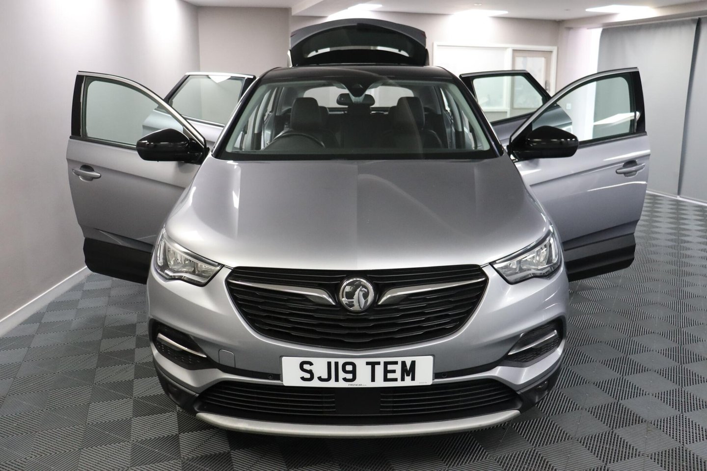 2019 Vauxhall Grandland X — image 2