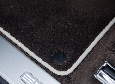 Bentley Bentayga V8 First Edition LHD 35