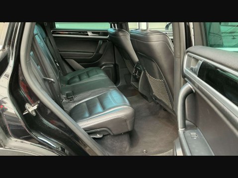 Volkswagen Touareg 3.0 Touareg V6 R-Line+ TDI BlueMotion Technology Auto 4WD 5dr 10