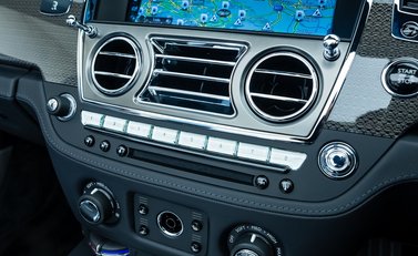 Rolls-Royce Dawn Black Badge 22