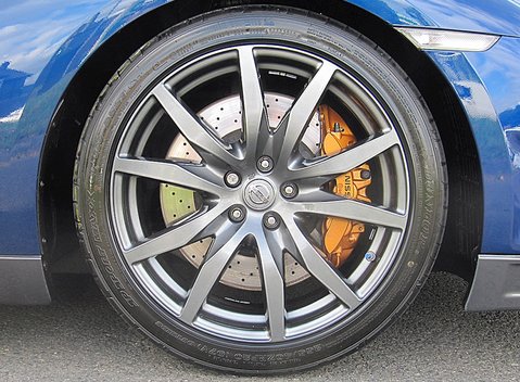 Nissan GT-R Premium Edition 6