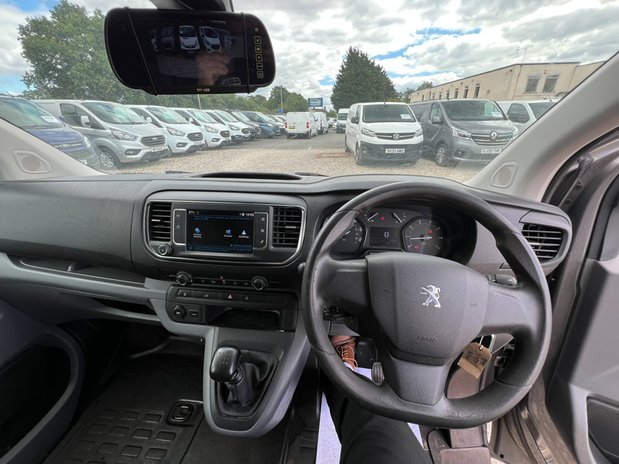 Peugeot Expert MWB L2H1 (SOLD) Low Roof Professional 3100 Air Con Sensors Cam EURO 6 NO VA 47
