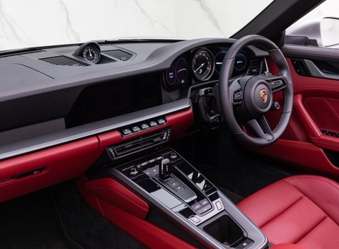 Porsche 911 Carrera 4S Cabriolet (992) 15