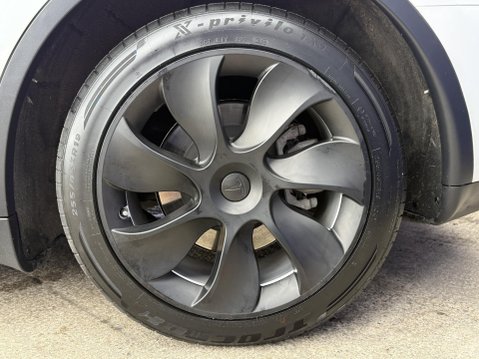 Tesla Model Y SUV 5dr Electric Auto RWD (346 ps) 16