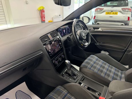 Volkswagen Golf 1.4 Golf GTE Advance Semi-Auto 5dr 11