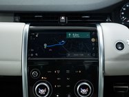 Land Rover Discovery Sport 1.5 Discovery Sport R-Dynamic SE P300e Auto 4WD 5dr 17