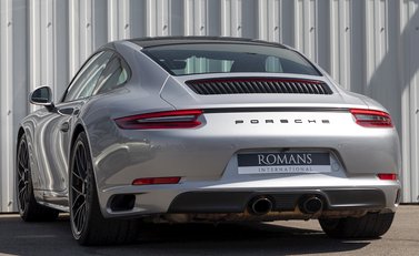 Porsche 911 Carrera GTS (991.2) 3