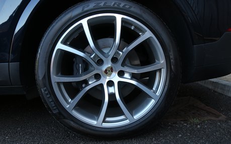 Porsche Cayenne V6 - Stunning Low Mileage 1 Owner Car with Club Interior and High Spec 15