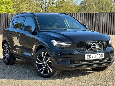 Volvo XC40 B4 R-DESIGN PRO MHEV 1