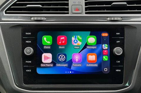 Volkswagen Tiguan R-LINE TSI DSG - ONE OWNER - APPLE CAR PLAY -ADAPTIVE CRUISE 4