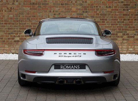 Porsche 911 (991) Targa 4 GTS 13