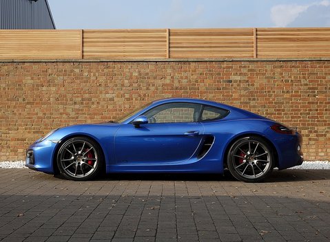 Porsche Cayman GTS 7
