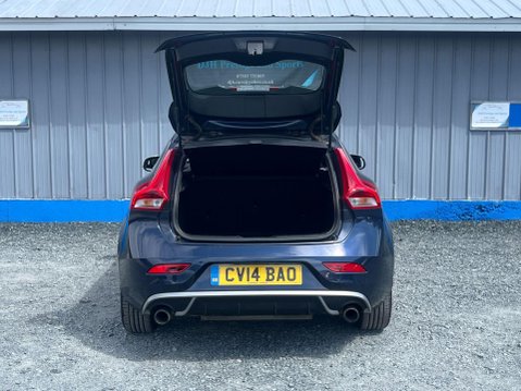 Volvo V40 1.6 D2 R-Design Lux Nav Euro 5 (s/s) 5dr 27