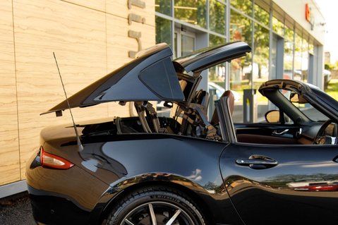 Mazda MX-5 RF SPORT NAV 8