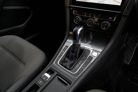 Volkswagen Golf E-GOLF 37