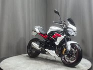 Triumph Street Triple R 2013 13K EXCELLENT CONDITION NEW MOT 675CC TRIPLE 2