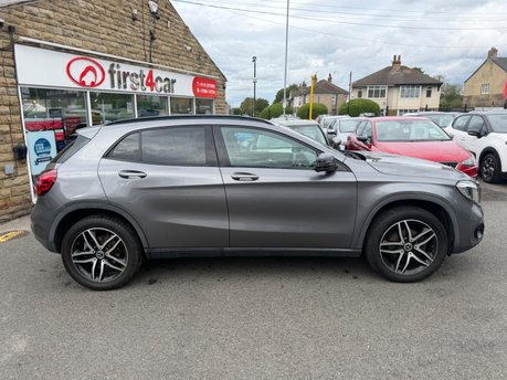 Mercedes-Benz GLA GLA 180 URBAN EDITION 9