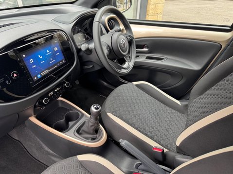 Toyota Aygo X VVT-I EDGE 44
