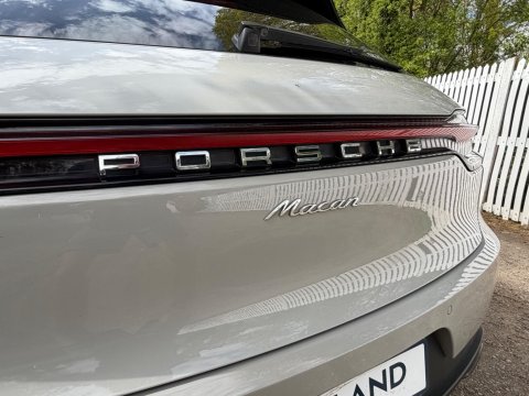Porsche Macan PDK 30