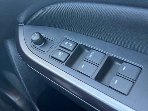 Suzuki Vitara SZ-T BOOSTERJET MHEV 37