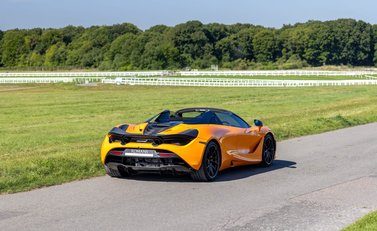 McLaren 720S Spider Peformance 4