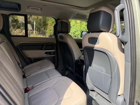 Land Rover Defender HSE MHEV 23