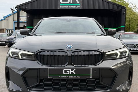 BMW 3 Series 330E M SPORT PHEV -VISIBILITY/TECH/PRO PACKS - HARMAN KARDON 10