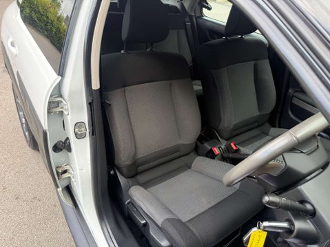 Citroen C4 Cactus 1.6 C4 Cactus Feel Blue HDi 5dr 22