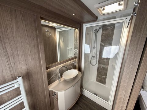 Coachman Laser Xcel 875 Kingsham 30th Special Edition 26