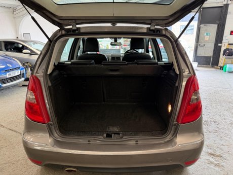 Mercedes-Benz A Class 1.7 A180 Avantgarde SE CVT 5dr 26