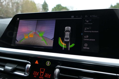 BMW 3 Series 2.0 330e 12kWh M Sport Pro Edition Saloon 4dr Petrol Plug-in Hybrid Auto xD 28