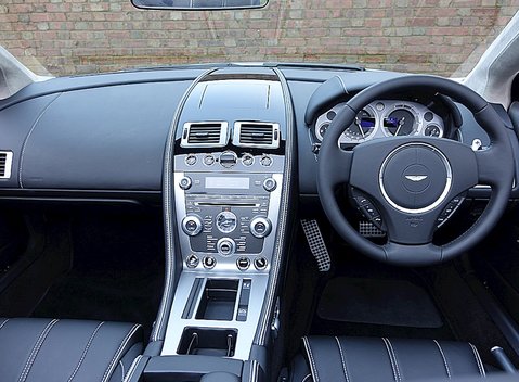 Aston Martin DB9 Volante 19