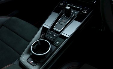 Porsche 911 (992) Carrera 4 GTS 19
