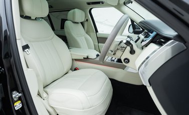Land Rover Range Rover P460e Autobiography LWB 9