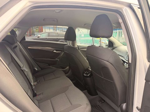 Hyundai i40 1.7 i40 SE Nav CRDi Blue Drive Semi-Auto 4dr 27