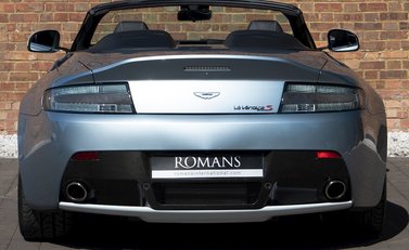Aston Martin V12 Vantage S Roadster 5
