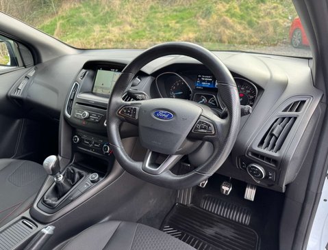 Ford Focus 1.0 Focus ST-Line 5dr 14