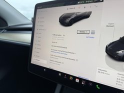 Tesla Model Y (Dual Motor) Long Range SUV 5dr Electric Auto 4WDE (384 bhp) 39