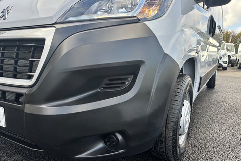 Peugeot Boxer BlueHdi 335 L3H2 Professional Premium Plus Panel Van 21