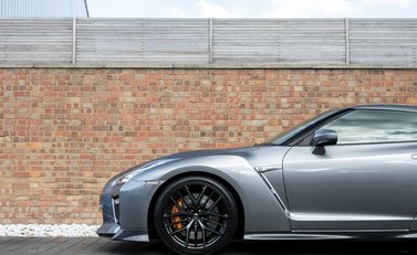 Nissan GT-R Prestige 28