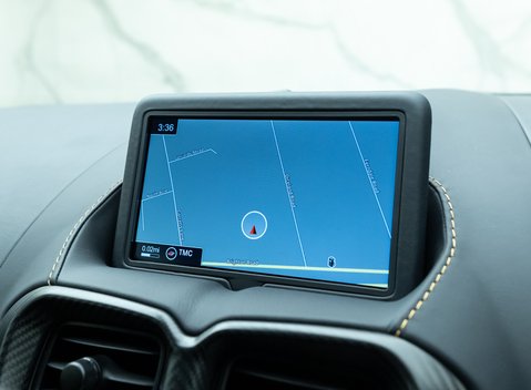 Aston Martin V12 Vantage 18