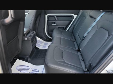 Land Rover Defender X-DYNAMIC SE 14