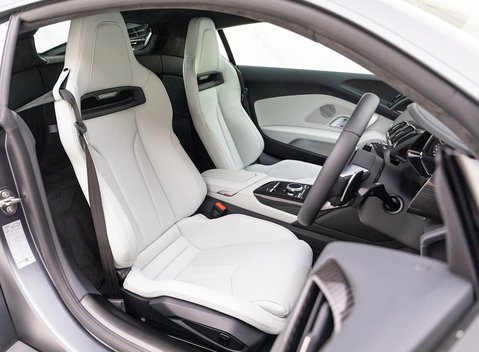 Audi R8 V10 Performance Carbon Black 9