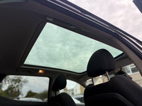Nissan Qashqai 1.3 DIG-T N-Connecta SUV 5dr Petrol Manual 17