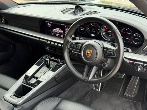 Porsche 911 CARRERA 4S PDK 18