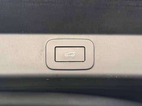 Land Rover Range Rover Sport 4.4 P530 V8 First Edition SUV 5dr Petrol Auto 4WD Euro 6 (s/s) (530 ps) 51