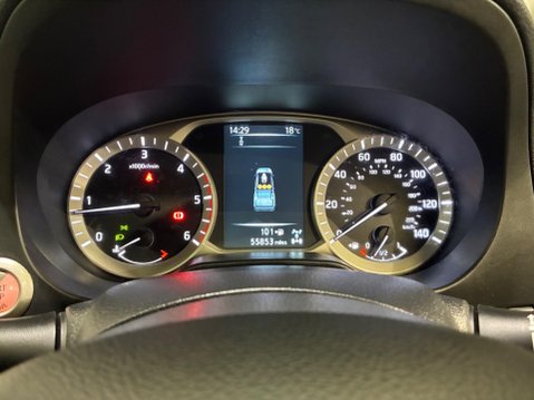 Nissan Navara 2.3 dCi Tekna 4WD Euro 6 (s/s) 4dr 38