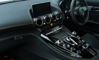 Mercedes-Benz AMG GT R 18