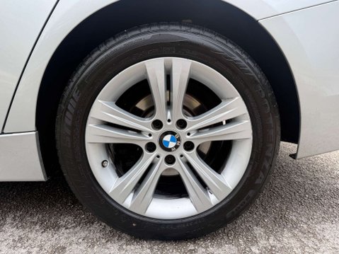 BMW 3 Series 2.0 320d xDrive Sport Auto 4WD 5dr 54