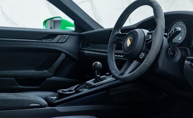 Porsche 911 GT3 (992) 11